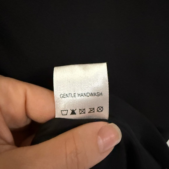 Yaura Long Sleeve Slash Neck Dress in Black - 14 - Picture 8 of 10